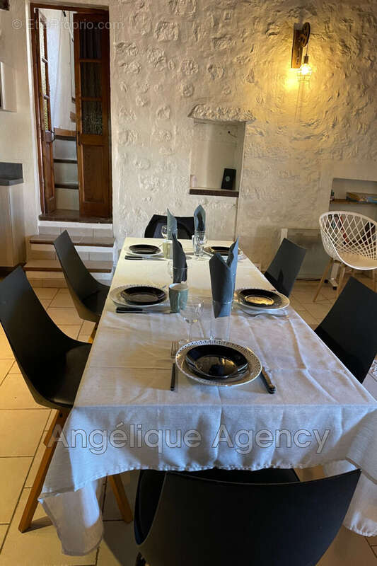 Maison à COURSEGOULES