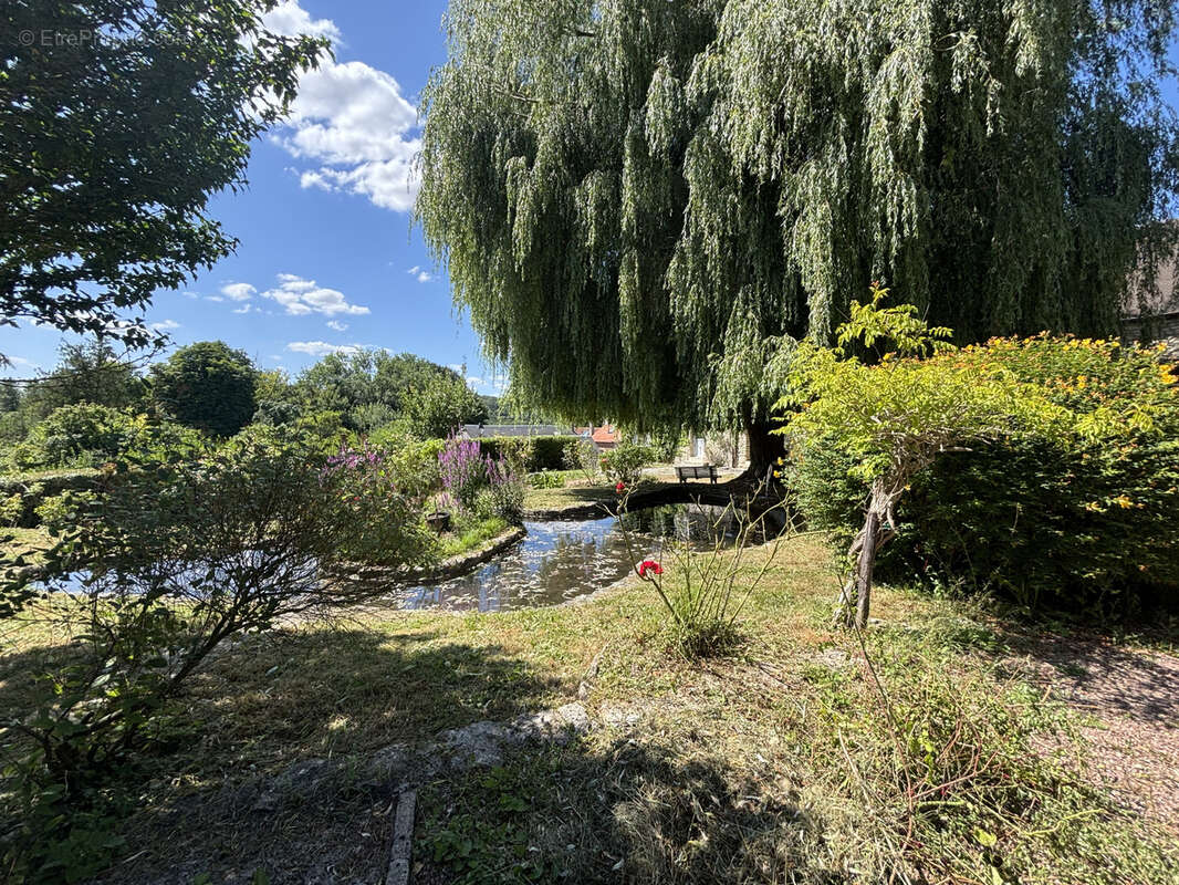 Maison à MONTREUIL-SUR-EPTE