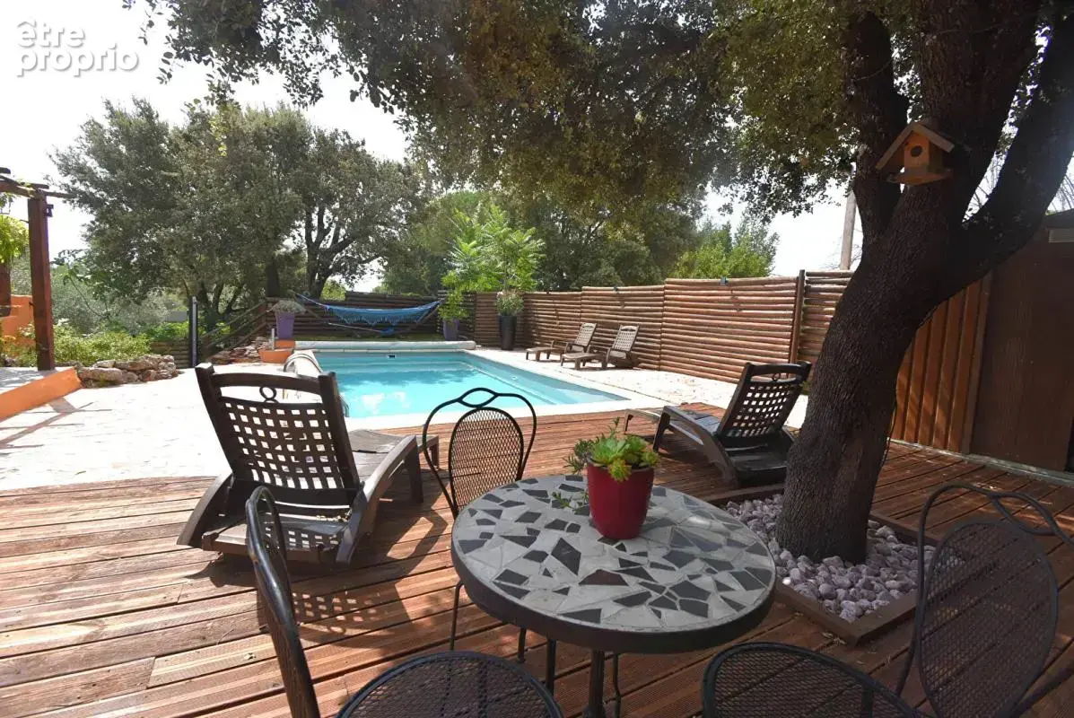 Villa 145 m² plain-pied, piscine  au sel, chauffée & pool house, 1 300 m² de terrain - photo 4