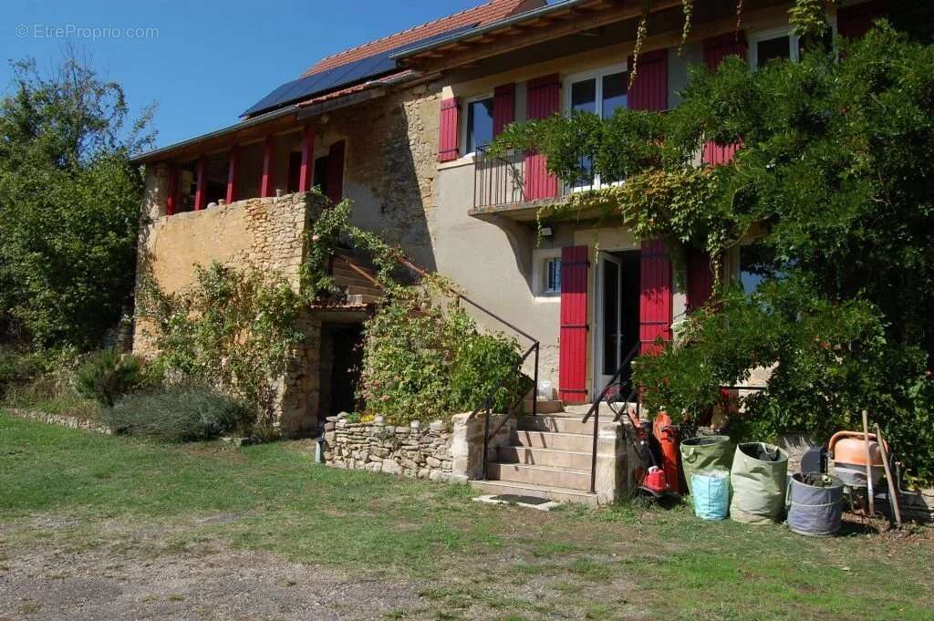Maison à BEYNAC-ET-CAZENAC