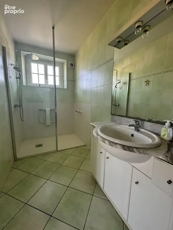 AIZENAY, maison 5 chambres et grandes dépendances sur 2 535 m2 de terrain - photo 6