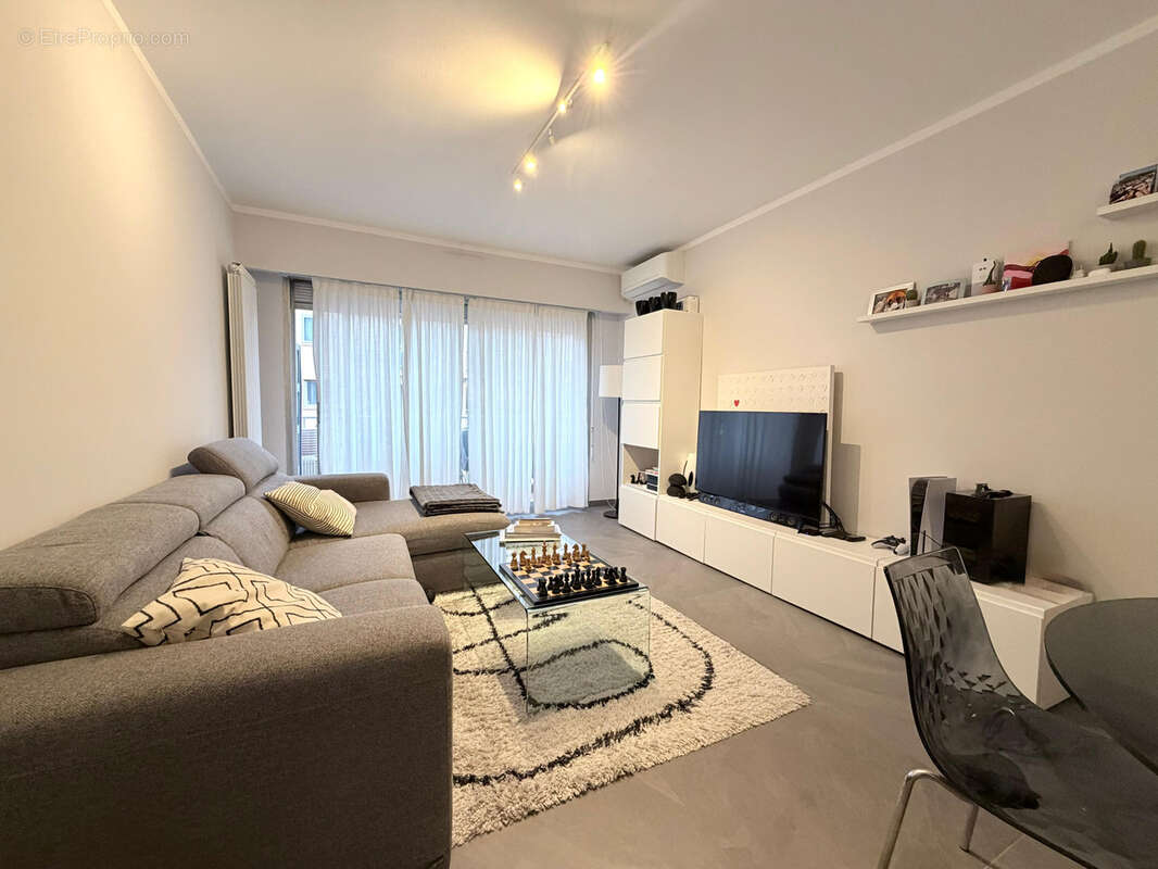 Appartement à ROQUEBRUNE-CAP-MARTIN