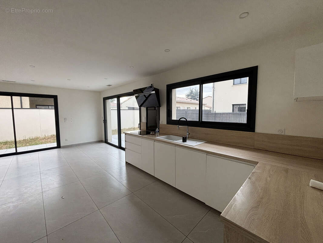 Maison à ROMANS-SUR-ISERE