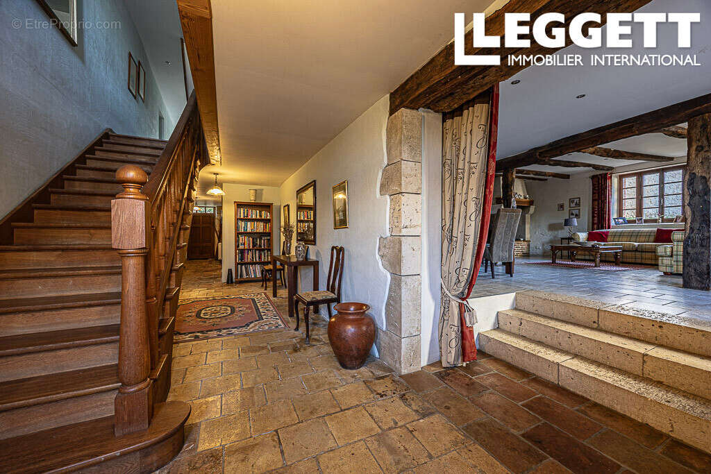 Maison à CAHUZAC-SUR-VERE