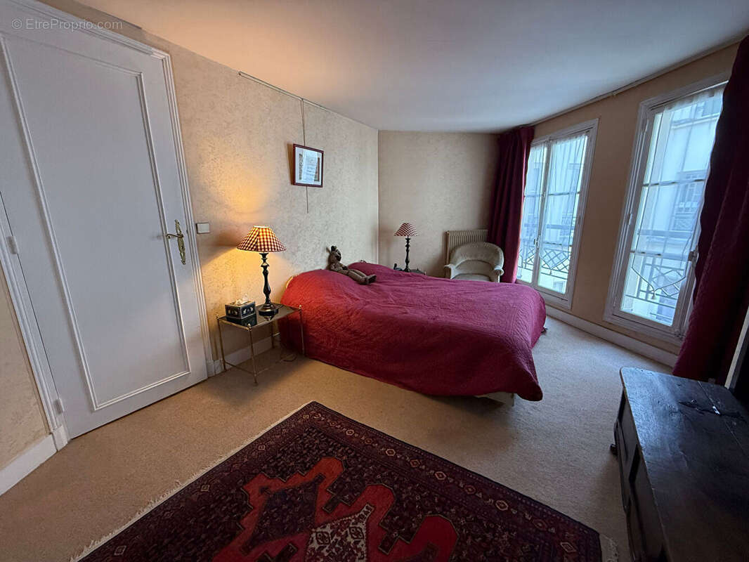 Appartement à PARIS-2E