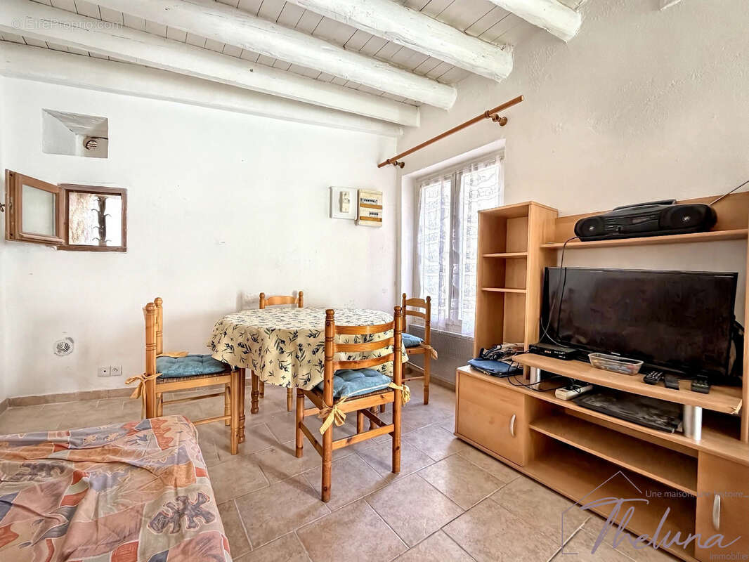 Maison à COMPS