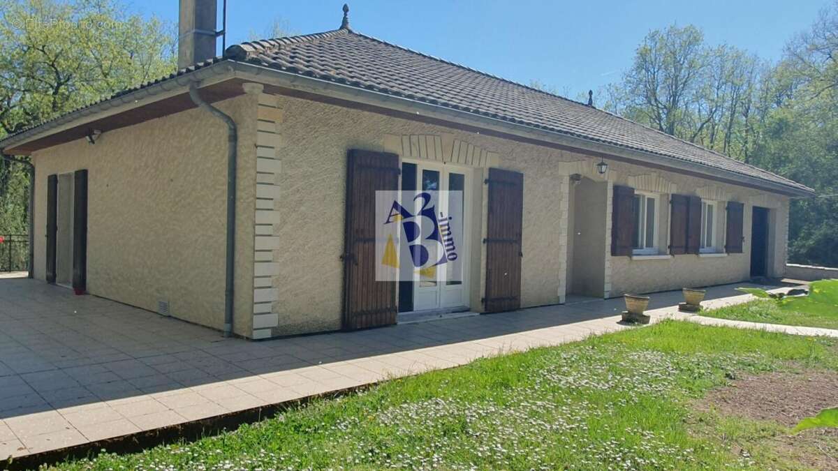 Maison à PUYMOYEN