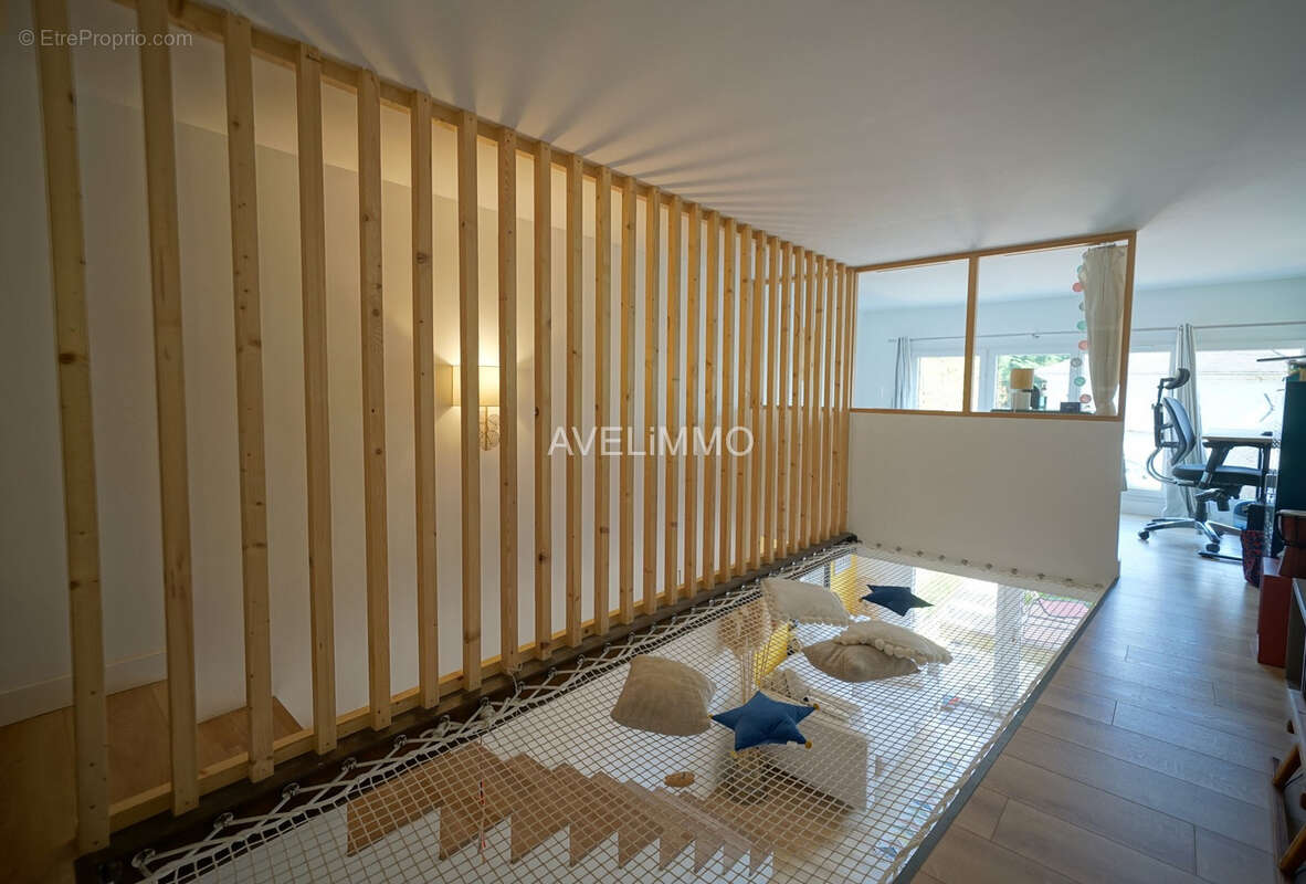 Appartement à LA QUEUE-LES-YVELINES