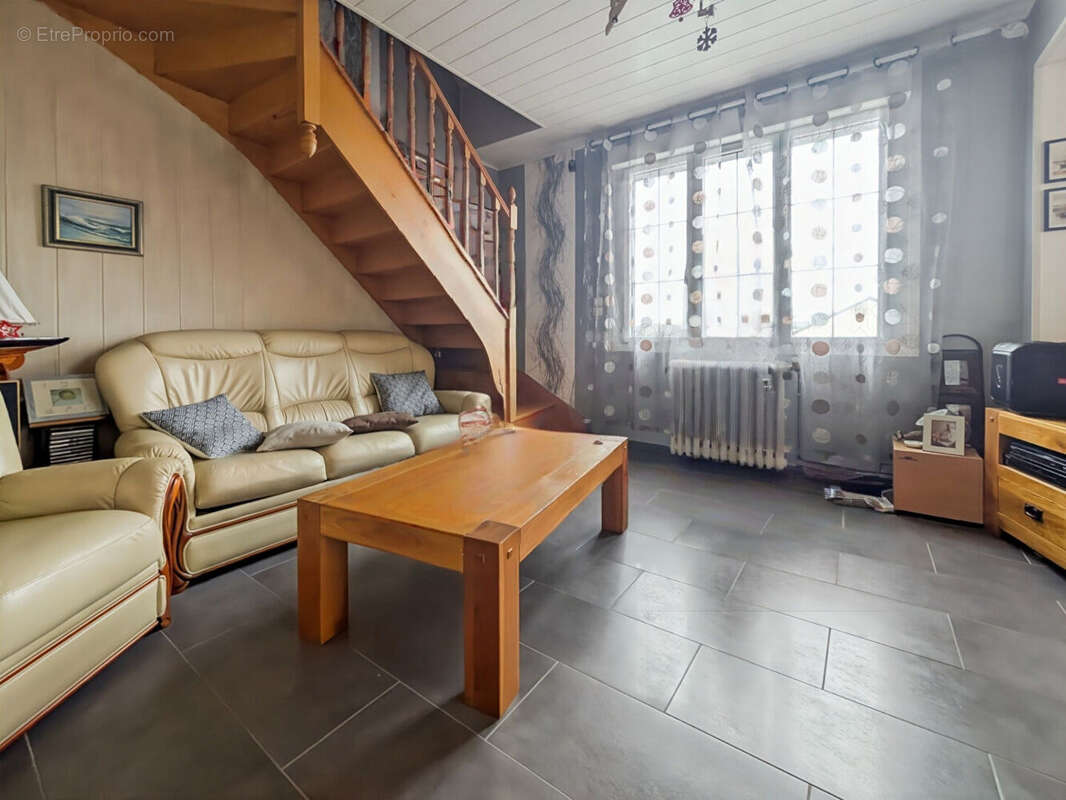 Maison à SAINT-AUBIN-D'AUBIGNE