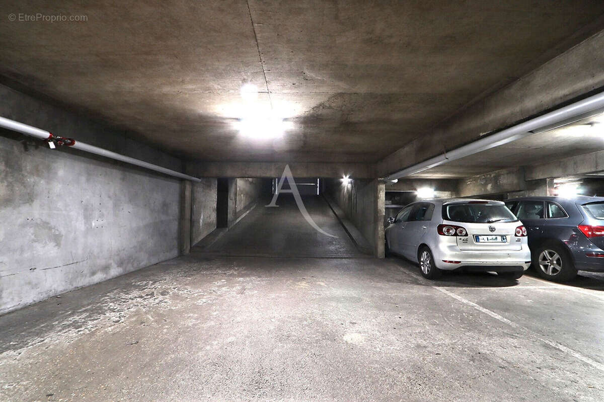 Parking à PARIS-19E