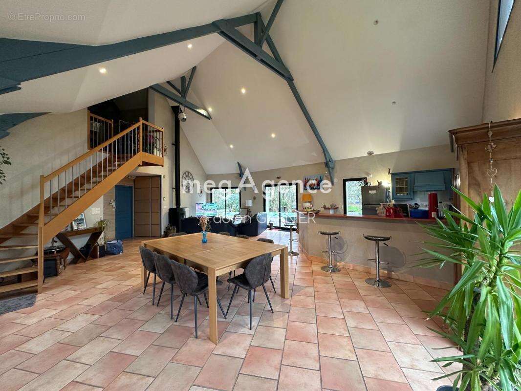 Maison à JUIGNE-SUR-LOIRE