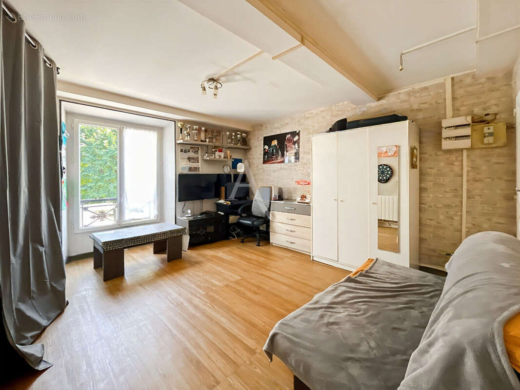 Appartement à GUIGNES