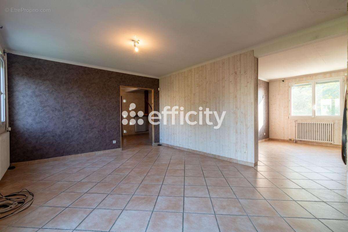 Maison à VILLENEUVE-LE-ROI