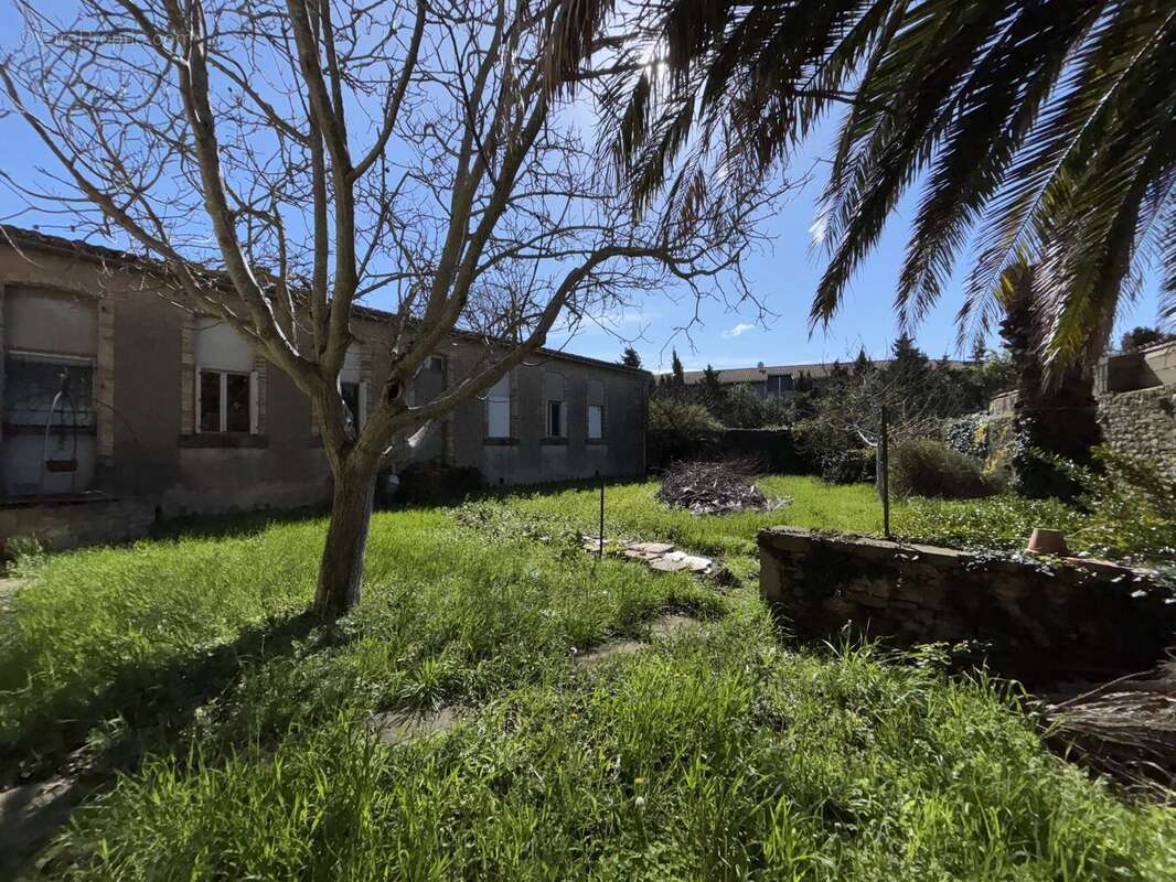 Appartement à VILLEMOUSTAUSSOU