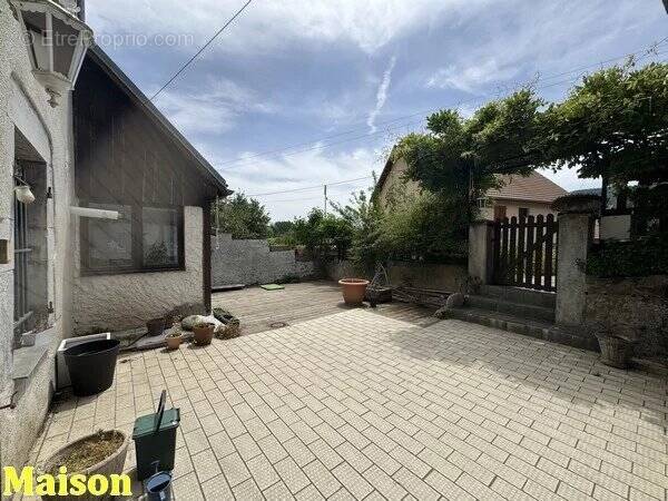 Maison à SAINT-THEOFFREY