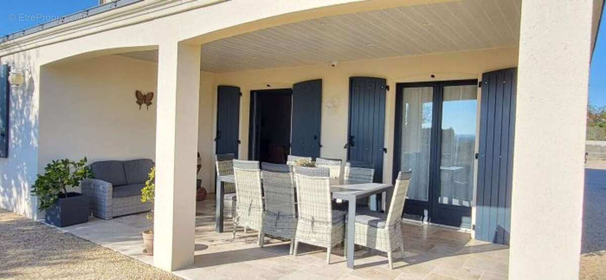 Maison à BLANZAC-LES-MATHA