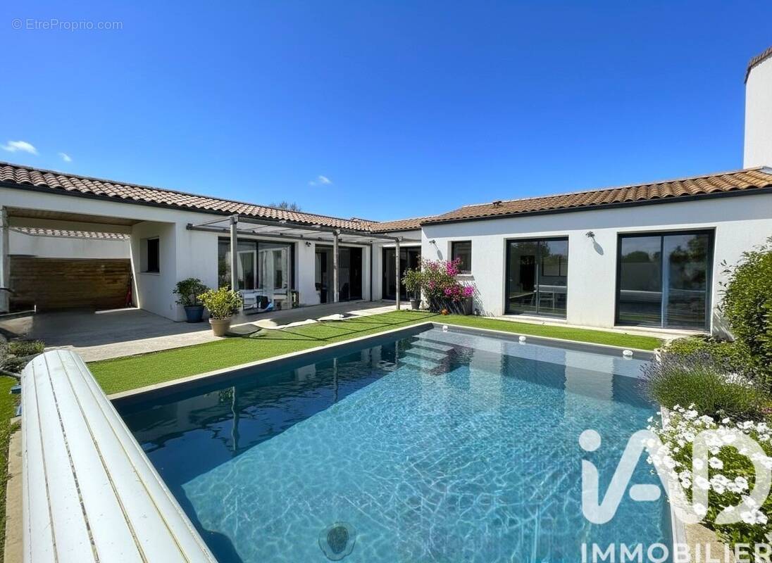 Photo 1 - Maison à MONTROY