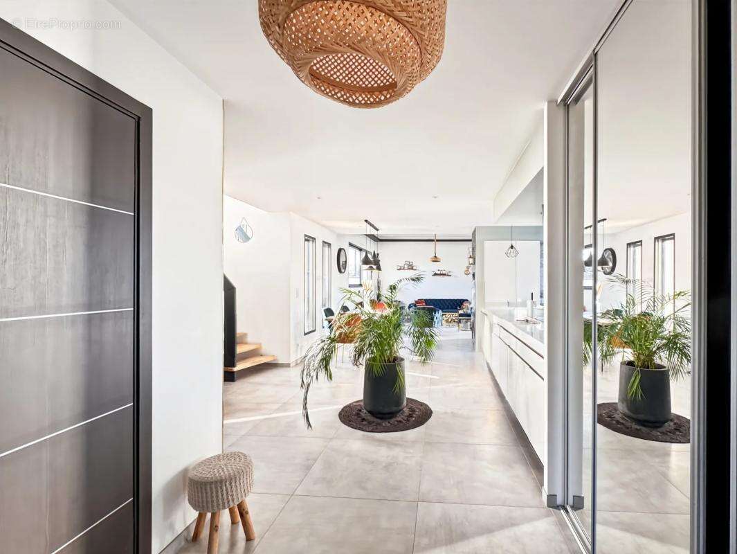 Maison à LES PONTS-DE-CE