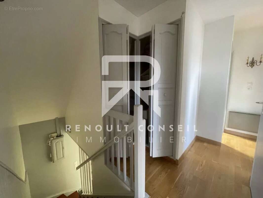 Maison à LE MESNIL-ESNARD