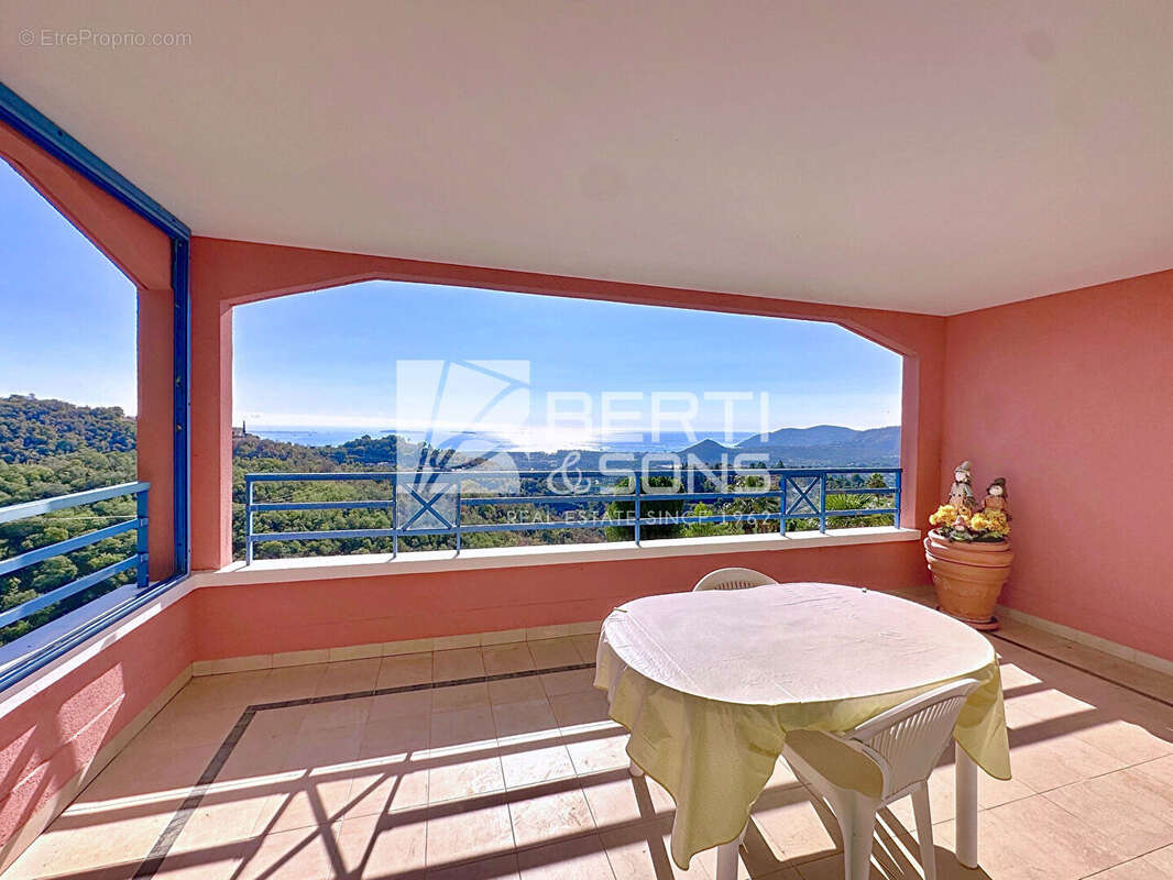 Appartement à MANDELIEU-LA-NAPOULE