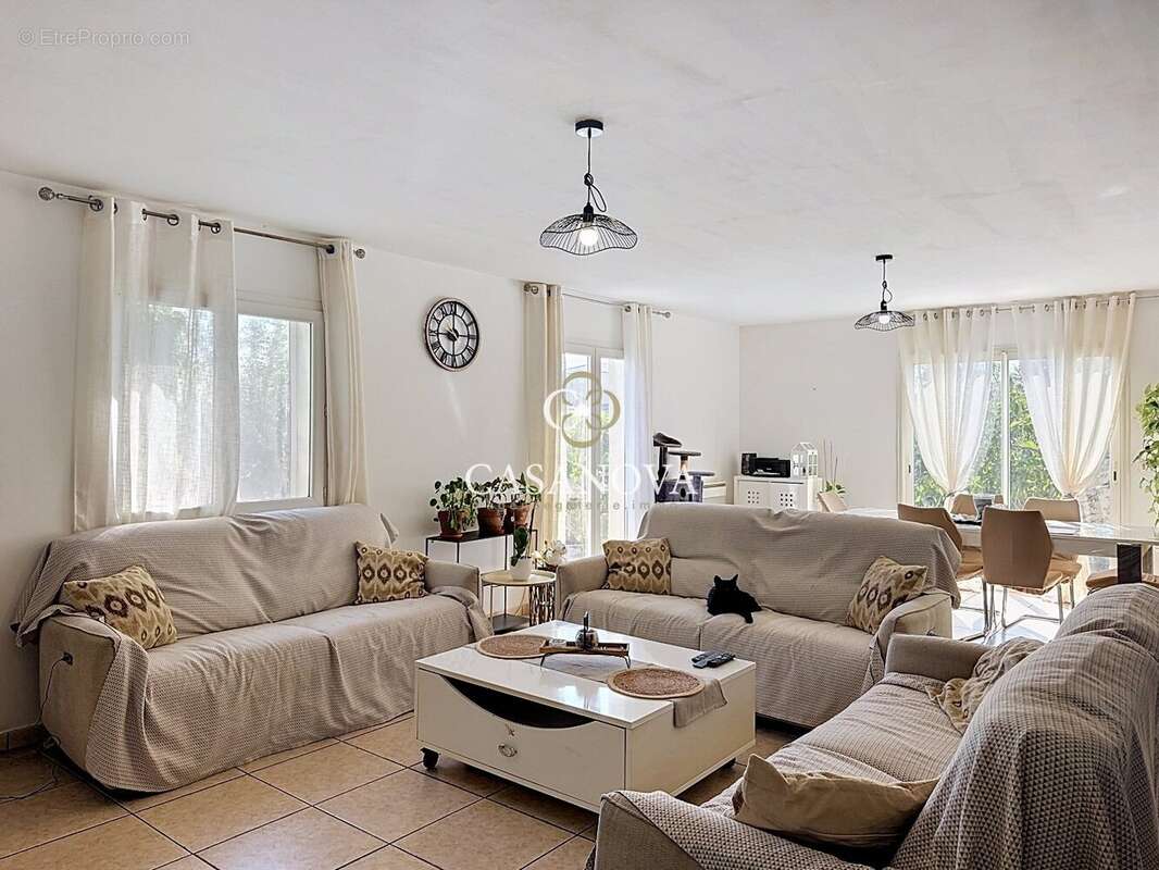 Villa indivuelle familiale avec jardin et piscine - photo 4