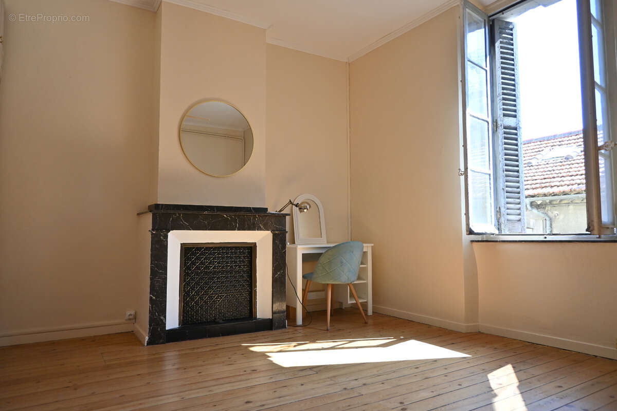 Charmant appartement T4 de 124 m2 en dernier étage au cœur du centre-ville de Carcassonne - photo 3
