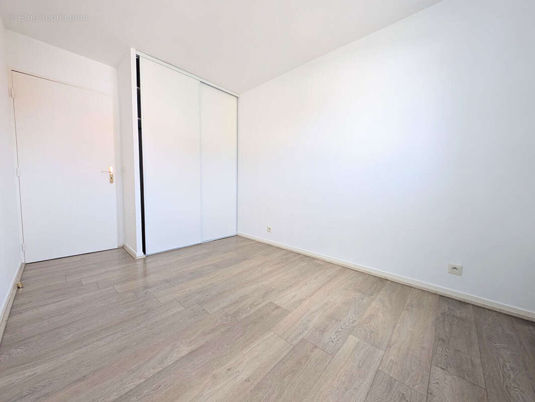 Appartement à SARTROUVILLE
