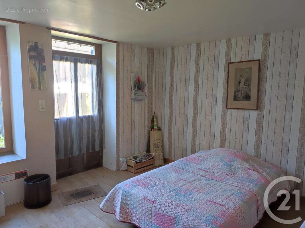 Maison à DAMPIERRE-SOUS-BOUHY