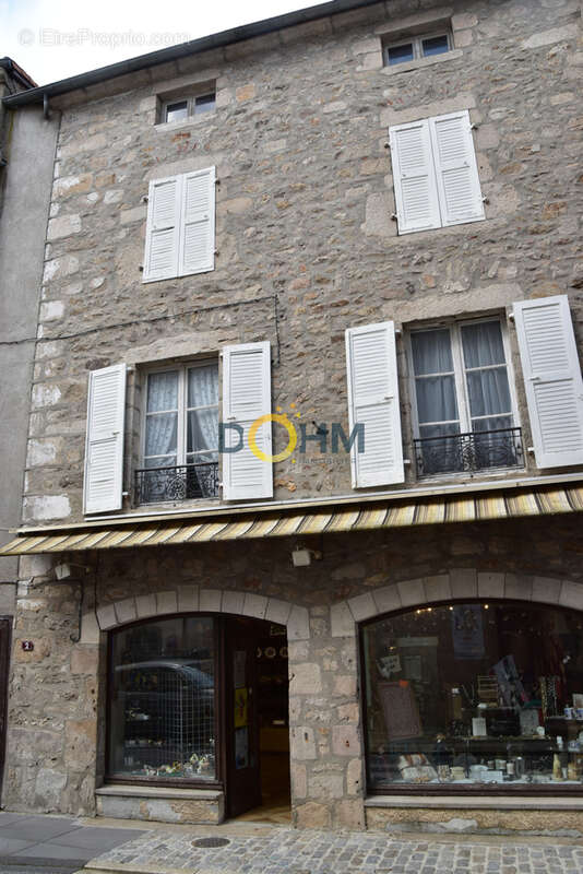 Immeuble a renover avec local commercial  . - photo 6