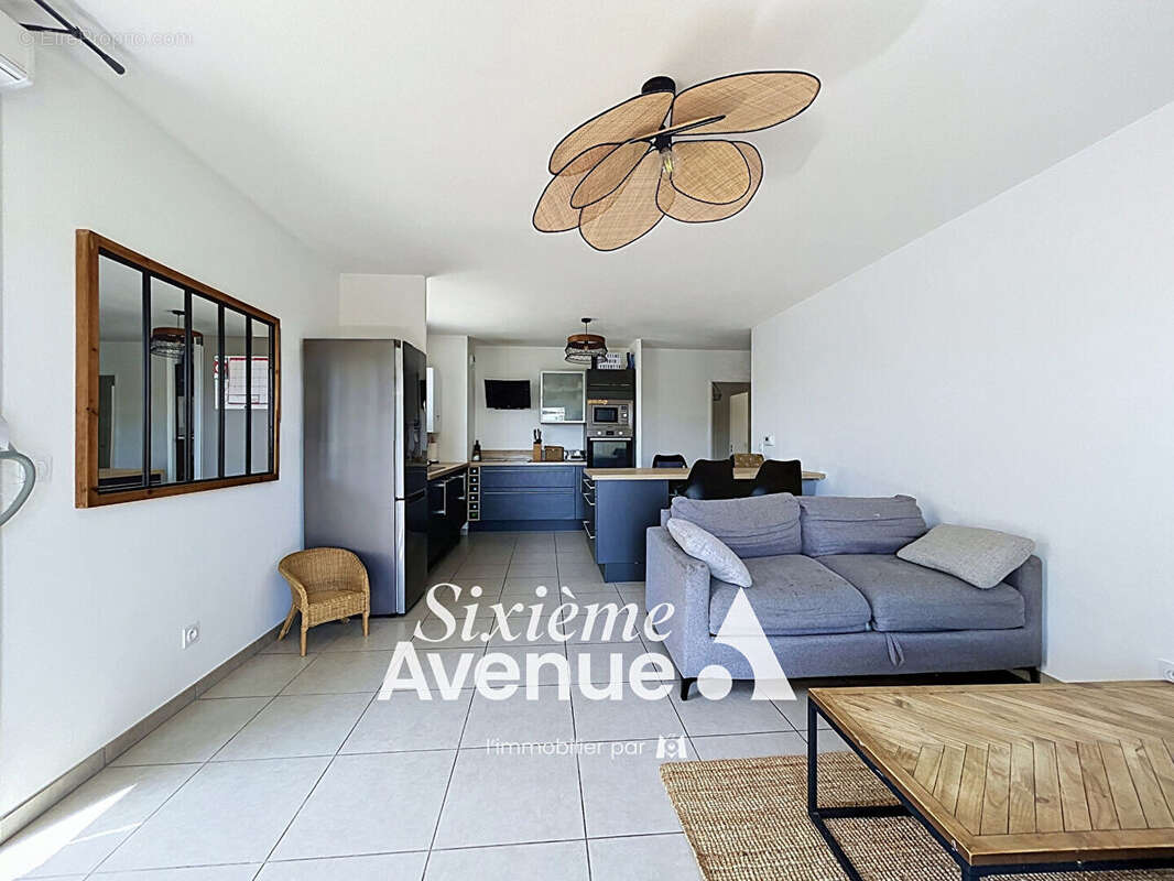 Appartement à MEYZIEU