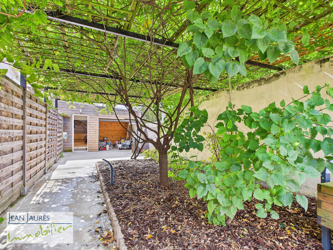 Maison à SAINTE-SAVINE