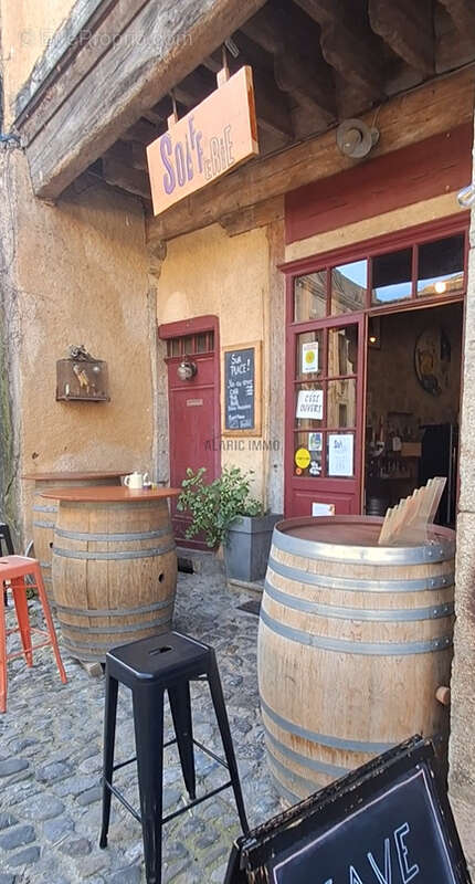 Commerce à LAGRASSE