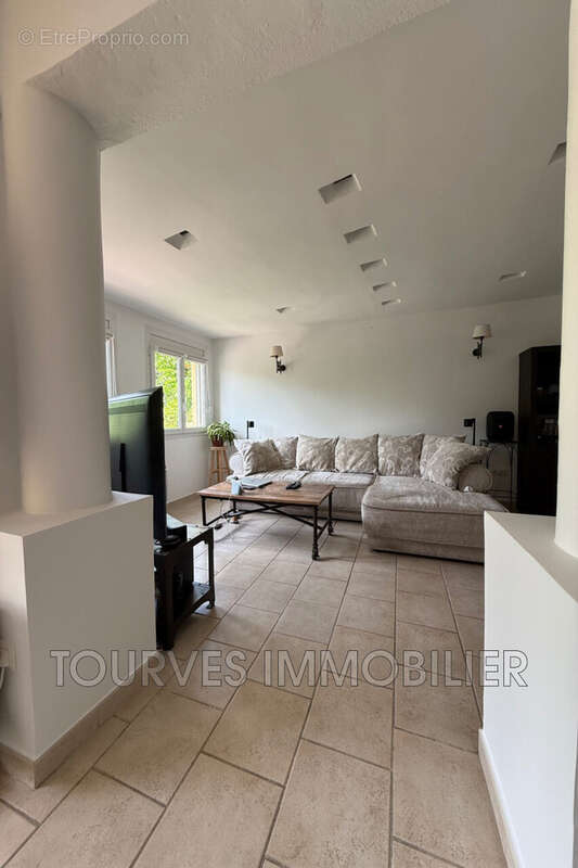Appartement à TOURVES