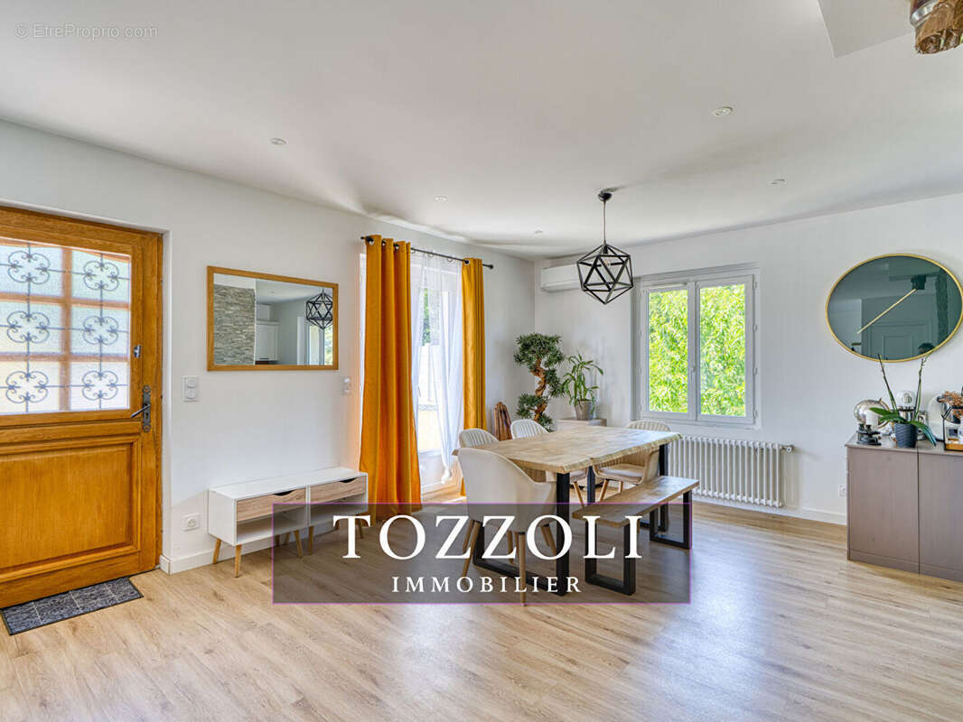 Maison Saint Quentin Fallavier 5 pièce(s) 113.37 m2 - photo 5