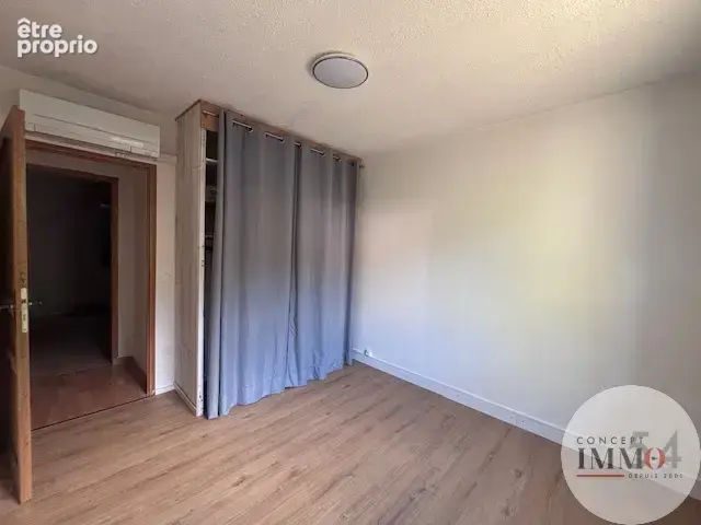Le calme, un jardin sans vis-à-vis et un beau potentiel : cette maison n'attend plus que vous ! - photo 7