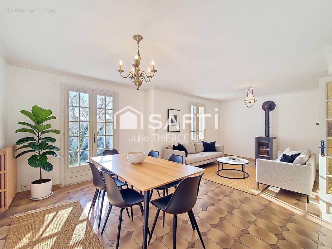 Photo 1 - Maison à BELLEGARDE