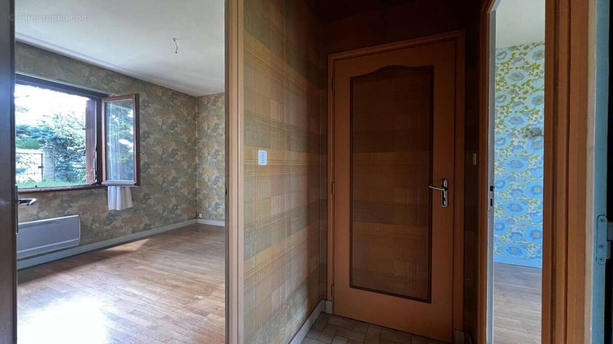 Photo 7 - Maison à LA TOUR-DE-SALVAGNY