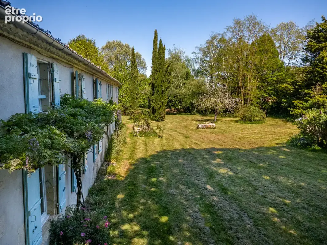 Propriété saintongeaise, 3 logements, 7 chambres, piscine, nombreuses dépendances, terrain 2 hectares - photo 17