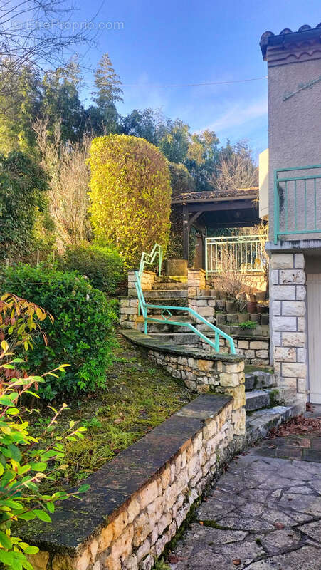 Maison à CAHUZAC-SUR-VERE