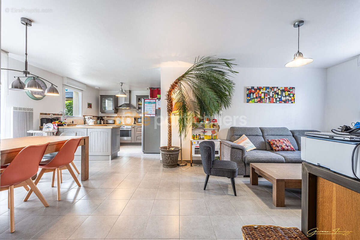 Maison à LA VILLE-ES-NONAIS