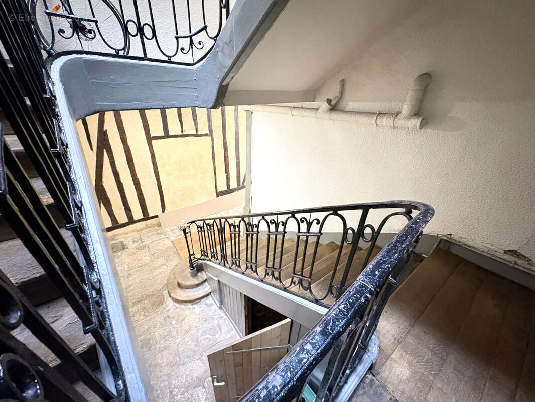 Elégant appartement de 155 m2 quartier Halles Centrales - photo 17