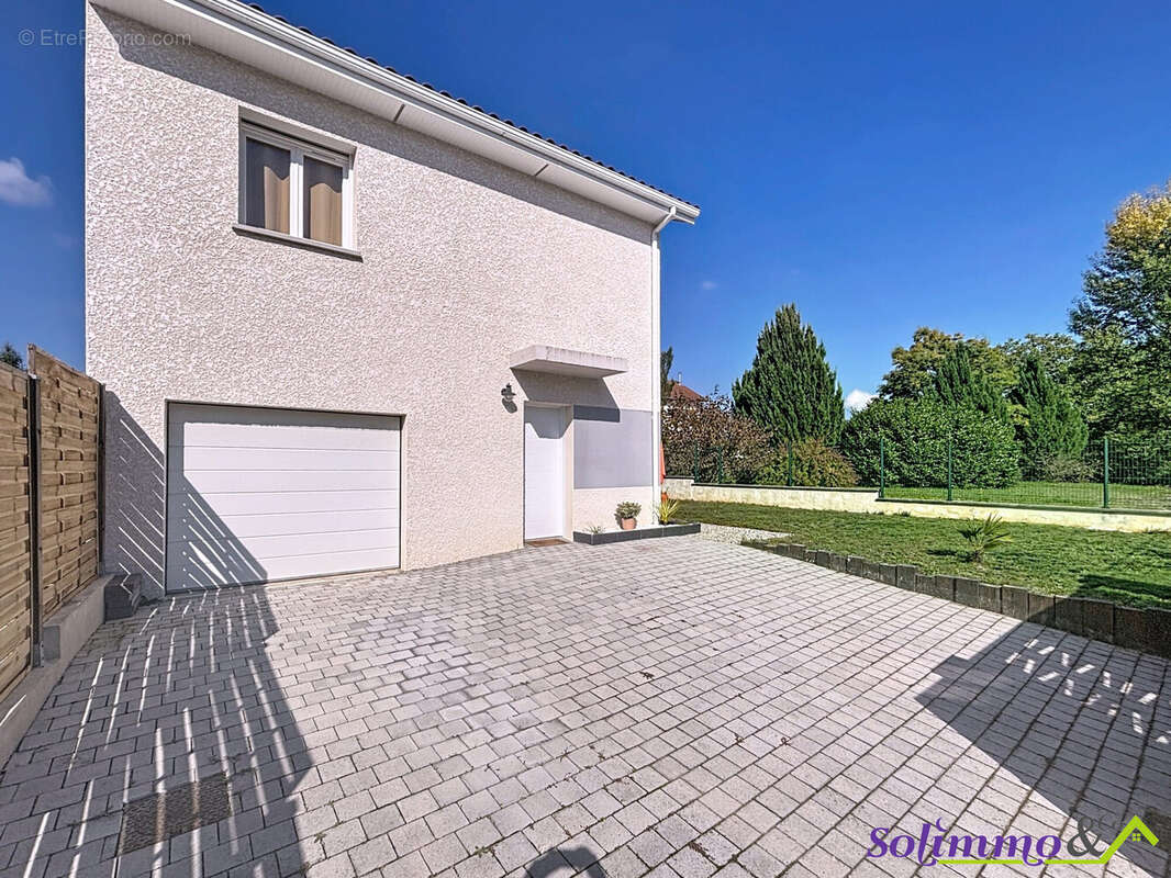 Maison à LES ABRETS