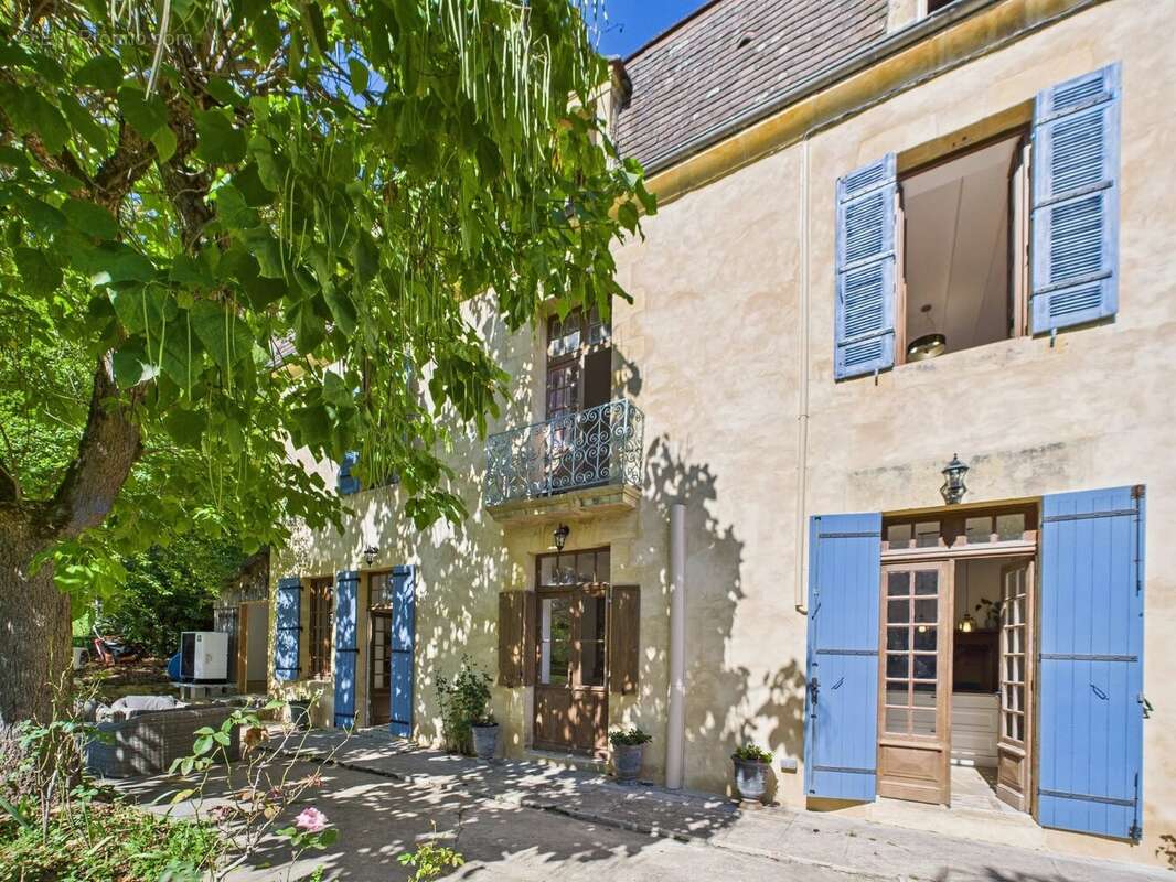 Maison à BEYNAC-ET-CAZENAC