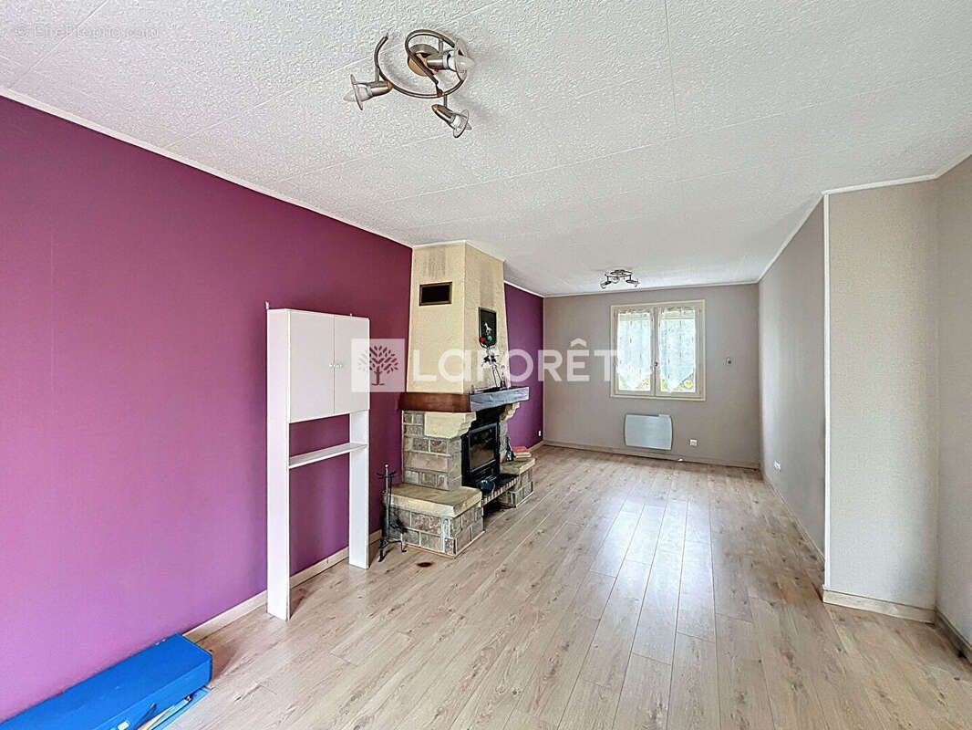 Maison à LA CHAPELLE-BICHE