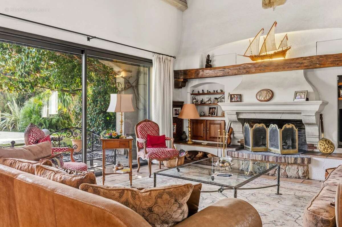 Maison à MOUGINS