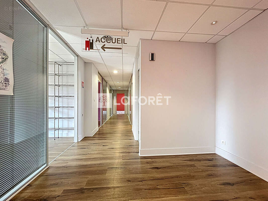 Bureaux Elbeuf 192 m² - photo 12