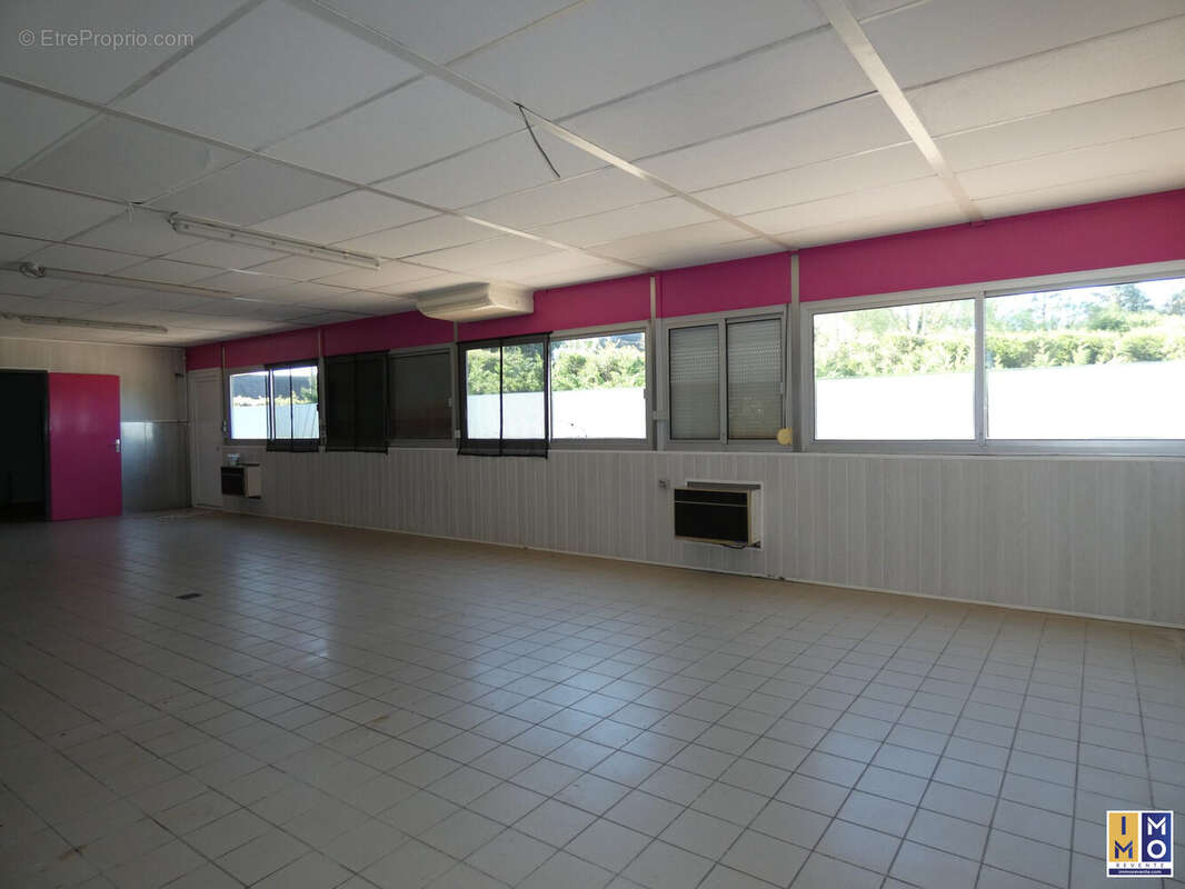 Commerce à VIGNOUX-SOUS-LES-AIX