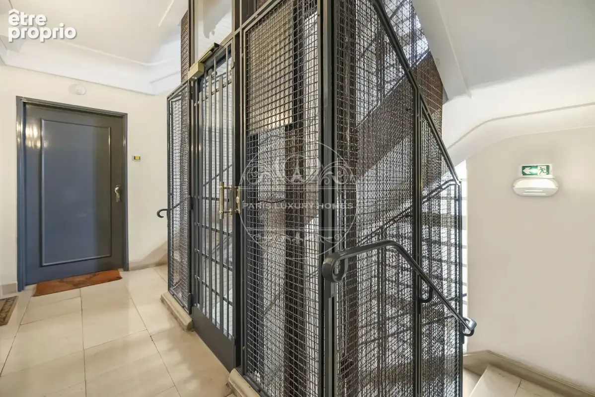Superbe pied à terre à Paris 8ème ! - photo 16