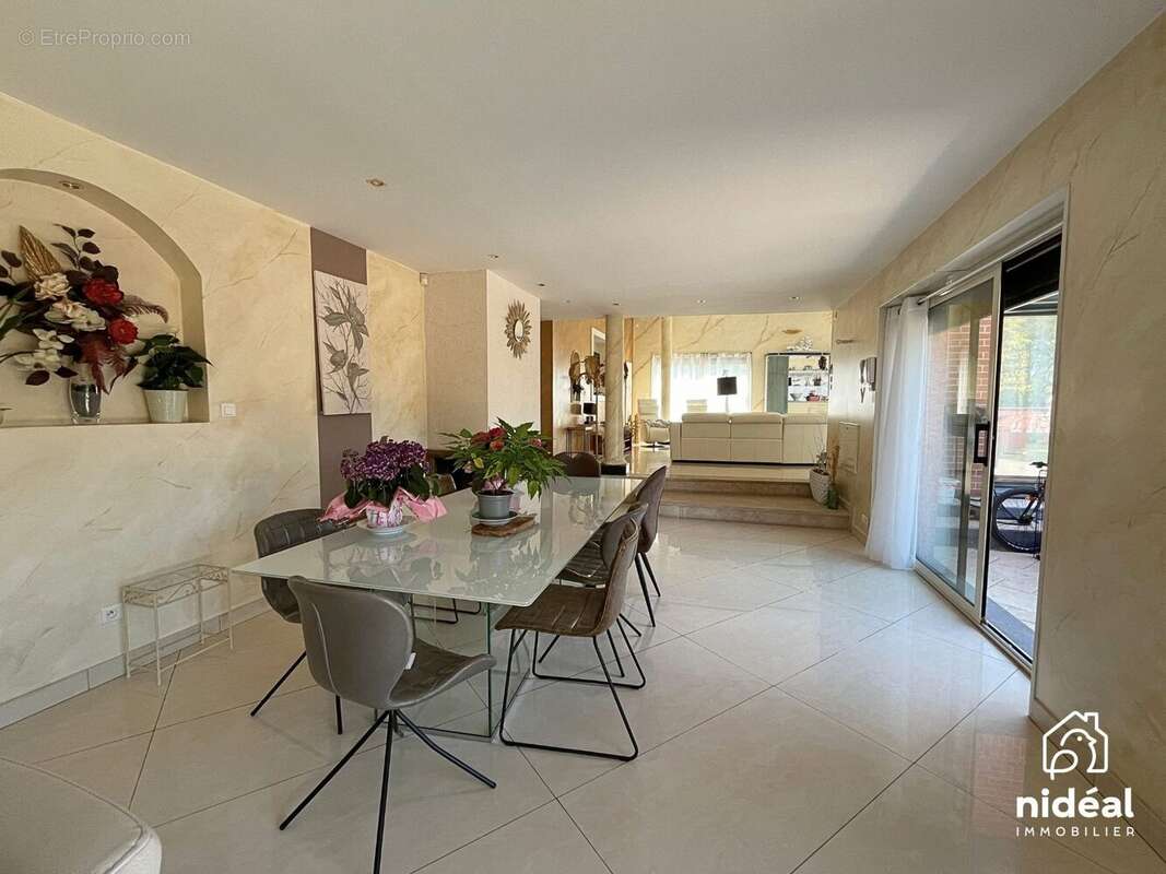 Maison à ENGLEFONTAINE