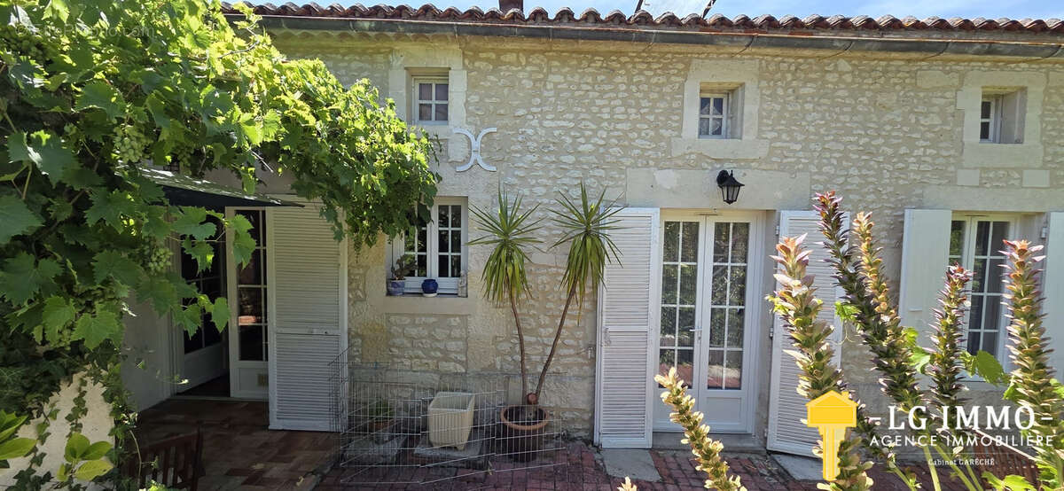 Maison charentaise 3 chambres avec garage et jardin - photo 41